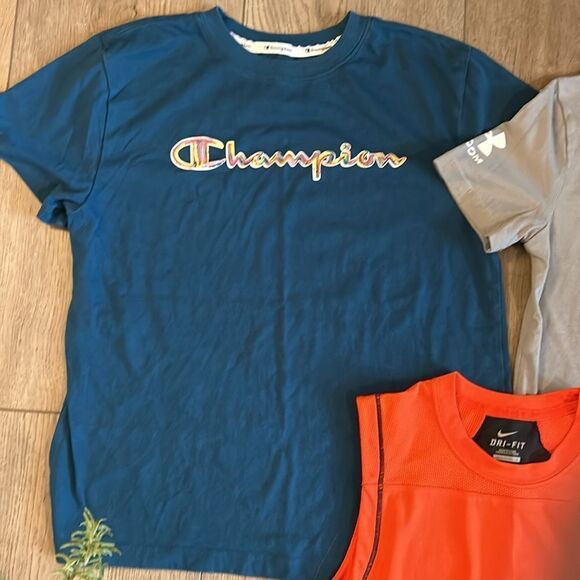 ((3 PIECE)) BOYS ATHLETIC TEE BUNDLE SIZE MEDIUM NIKE UNDER ARMOUR AND CHAMPION - Picture 4 of 4
